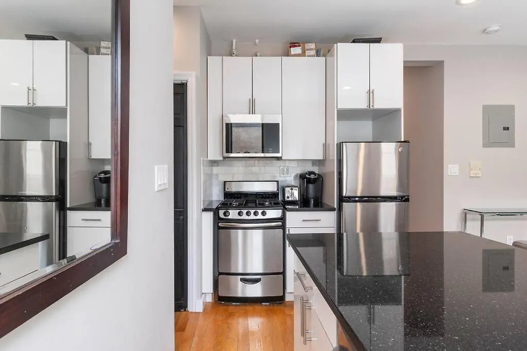 Renovated Lower East Side 2Br 1Ba Washer Dryer contacts